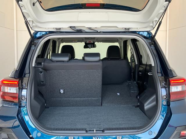 ロッキープレミアムＧ　ＨＥＶワンオーナー　パノラマモニター対応カメラ　アダプティブクルーズコントロール　運転席・助手席シートヒーター　純正１７インチアルミホイール　電動パーキングブレーキ　オートブレーキホールド　スマアシ（香川県）の中古車