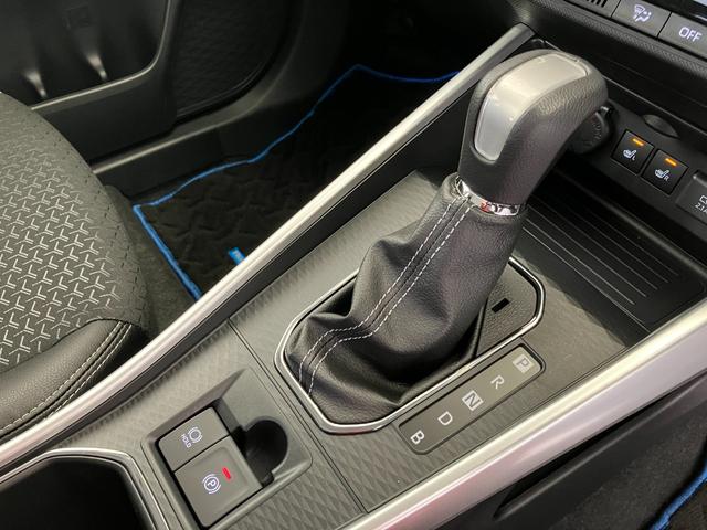 ロッキープレミアムＧ　ＨＥＶワンオーナー　パノラマモニター対応カメラ　アダプティブクルーズコントロール　運転席・助手席シートヒーター　電動パーキングブレーキ　オートブレーキホールド　純正１７インチアルミホイール　スマアシ（香川県）の中古車