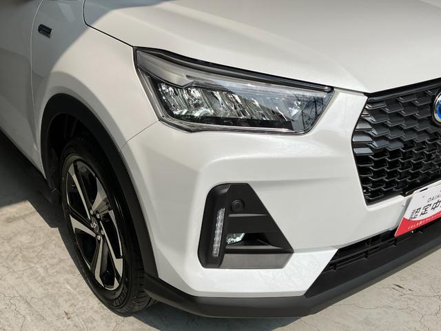 ロッキープレミアムＧ　ＨＥＶワンオーナー　パノラマモニター対応カメラ　アダプティブクルーズコントロール　運転席・助手席シートヒーター　電動パーキングブレーキ　オートブレーキホールド　純正１７インチアルミホイール　スマアシ（香川県）の中古車