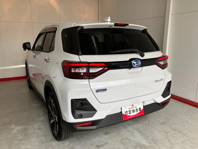 ロッキープレミアムＧ　ＨＥＶワンオーナー　パノラマモニター対応カメラ　アダプティブクルーズコントロール　運転席・助手席シートヒーター　電動パーキングブレーキ　オートブレーキホールド　純正１７インチアルミホイール　スマアシ（香川県）の中古車