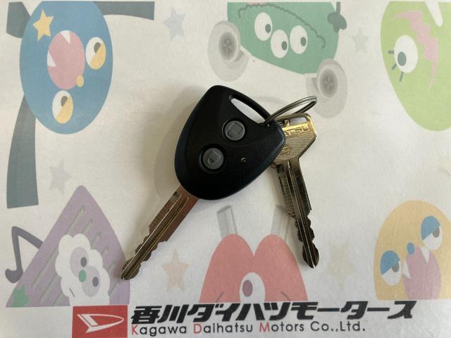 ハイゼットトラックエクストラＳＡIIIｔワンオーナー　純正ＣＤチューナー　作業灯　スマアシＩＩＩｔ　キーレスエントリー　ＬＥＤヘッドランプ　オートライト　ラバーマット　サイドバイザー　取扱説明書　メンテナンスノート（香川県）の中古車