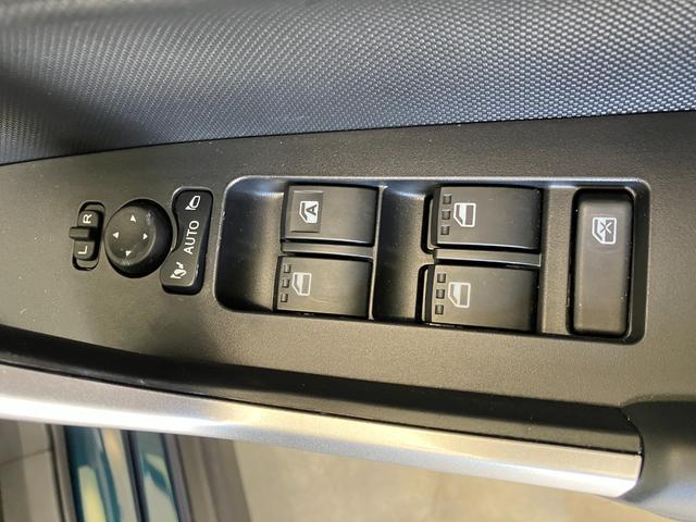 ロッキープレミアムＧ　ＨＥＶワンオーナー　パノラマモニター対応カメラ　アダプティブクルーズコントロール　運転席・助手席シートヒーター　電動パーキングブレーキ　ＬＥＤヘッドランプ　純正１７インチアルミホイール　スマアシ（香川県）の中古車