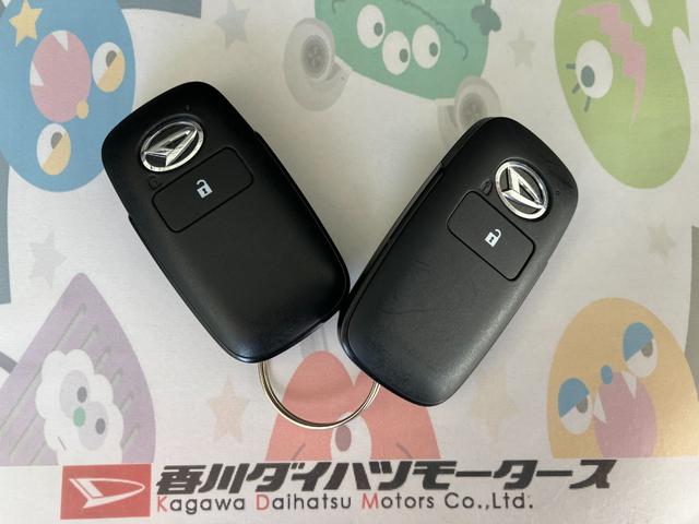 ロッキープレミアムＧ　ＨＥＶワンオーナー　パノラマモニター対応カメラ　アダプティブクルーズコントロール　運転席・助手席シートヒーター　電動パーキングブレーキ　ＬＥＤヘッドランプ　純正１７インチアルミホイール　スマアシ（香川県）の中古車