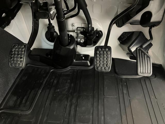 ハイゼットトラックスタンダード　　ＭＴ／ＡＭ／ＦＭラジオ／スマアシワンオーナー　ＭＴ　ＡＭ／ＦＭラジオ　スマアシ　アイドリングストップ　ハロゲンヘッドライト　オートライト　オートマチックハイビーム　ラバーマット　取扱説明書　メンテナンスノート（香川県）の中古車