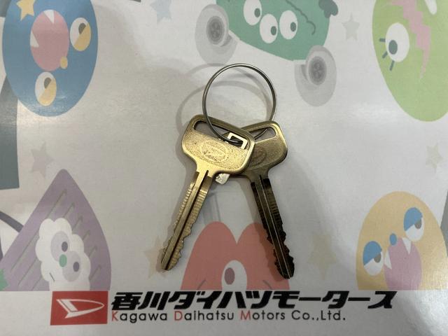 ハイゼットトラックスタンダード　　ＭＴ／ＡＭ／ＦＭラジオ／スマアシワンオーナー　ＭＴ　ＡＭ／ＦＭラジオ　スマアシ　アイドリングストップ　ハロゲンヘッドライト　オートライト　オートマチックハイビーム　ラバーマット　取扱説明書　メンテナンスノート（香川県）の中古車