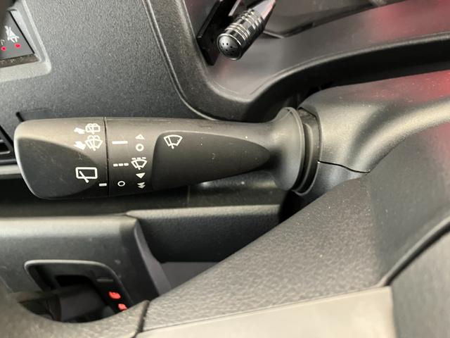 ハイゼットカーゴDX  CDレシーバー/Bluetooth接続ワンオーナー 純正CDレシーバー 両側スライドドア Bluetooth接続 スマアシ ハロゲンヘッドライト オートライト オートマチックハイビーム アイドリングストップ 取扱説明書 メンテナンスノート(香川県)の中古車