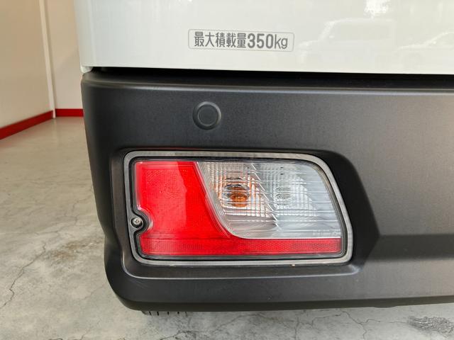 ハイゼットカーゴDX  CDレシーバー/Bluetooth接続ワンオーナー 純正CDレシーバー 両側スライドドア Bluetooth接続 スマアシ ハロゲンヘッドライト オートライト オートマチックハイビーム アイドリングストップ 取扱説明書 メンテナンスノート(香川県)の中古車