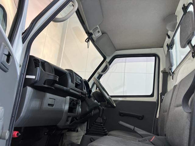 ミニキャブトラックＶＸ−ＳＥ　　４ＷＤ／ＭＴ／作業灯４ＷＤ　ＭＴ　ＡＭ／ＦＭラジオ　ハロゲンヘッドライト　作業灯　取扱説明書　メンテナンスノート（香川県）の中古車