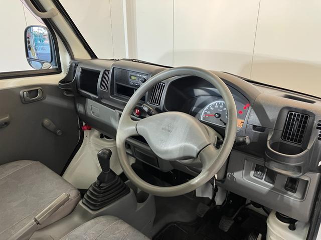 ミニキャブトラックＶＸ−ＳＥ　　４ＷＤ／ＭＴ／作業灯４ＷＤ　ＭＴ　ＡＭ／ＦＭラジオ　ハロゲンヘッドライト　作業灯　取扱説明書　メンテナンスノート（香川県）の中古車