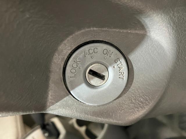 ミニキャブトラックＶＸ−ＳＥ　　作業灯／ＡＭ／ＦＭラジオ作業灯　ＡＭ／ＦＭラジオ　ラバーマット　バイザー（香川県）の中古車