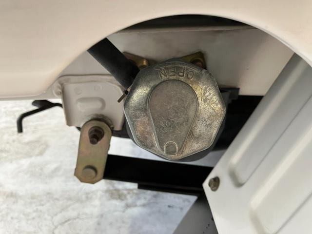 ミニキャブトラックＶＸ−ＳＥ　　作業灯／ＡＭ／ＦＭラジオ作業灯　ＡＭ／ＦＭラジオ　ラバーマット　バイザー（香川県）の中古車