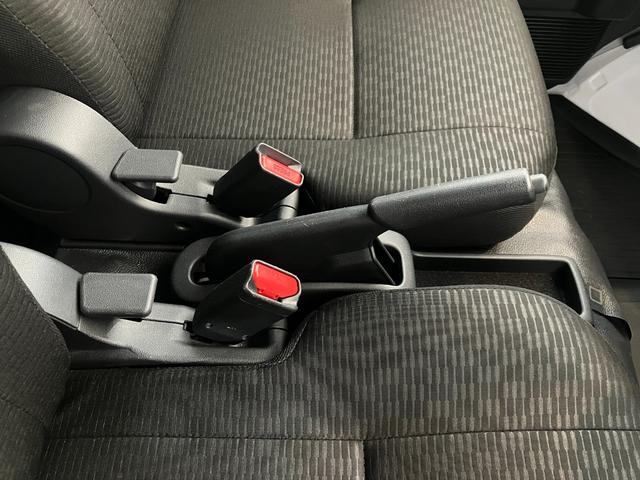 ハイゼットカーゴDX CDレシーバー/Bluetooth接続ワンオーナー 純正CDレシーバー Bluetooth接続 スマアシ 両側スライドドア キーレスエントリー ハロゲンヘッドライト オートライト オートマチックハイビーム アイドリングストップ(香川県)の中古車