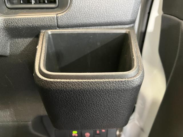 ハイゼットカーゴDX CDレシーバー/Bluetooth接続ワンオーナー 純正CDレシーバー Bluetooth接続 スマアシ 両側スライドドア キーレスエントリー ハロゲンヘッドライト オートライト オートマチックハイビーム アイドリングストップ(香川県)の中古車