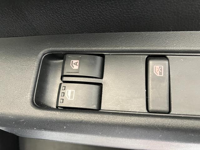 ハイゼットカーゴDX CDレシーバー/Bluetooth接続ワンオーナー 純正CDレシーバー Bluetooth接続 スマアシ 両側スライドドア キーレスエントリー ハロゲンヘッドライト オートライト オートマチックハイビーム アイドリングストップ(香川県)の中古車