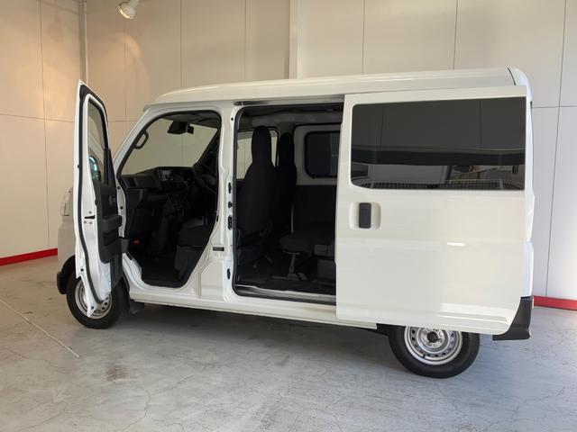 ハイゼットカーゴDX CDレシーバー/Bluetooth接続ワンオーナー 純正CDレシーバー Bluetooth接続 スマアシ 両側スライドドア キーレスエントリー ハロゲンヘッドライト オートライト オートマチックハイビーム アイドリングストップ(香川県)の中古車