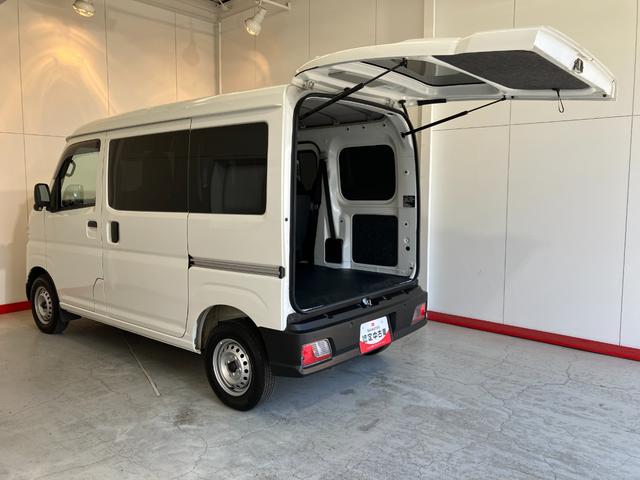 ハイゼットカーゴDX CDレシーバー/Bluetooth接続ワンオーナー 純正CDレシーバー Bluetooth接続 スマアシ 両側スライドドア キーレスエントリー ハロゲンヘッドライト オートライト オートマチックハイビーム アイドリングストップ(香川県)の中古車