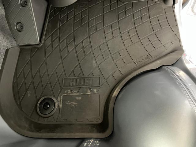 ハイゼットトラックスタンダード AM/FMラジオ/スマアシワンオーナー AM/FMラジオ スマアシ ハロゲンヘッドライト オートライト オートマチックハイビーム アイドリングストップ ゴムマット バイザー 取扱説明書 メンテナンスノート(香川県)の中古車