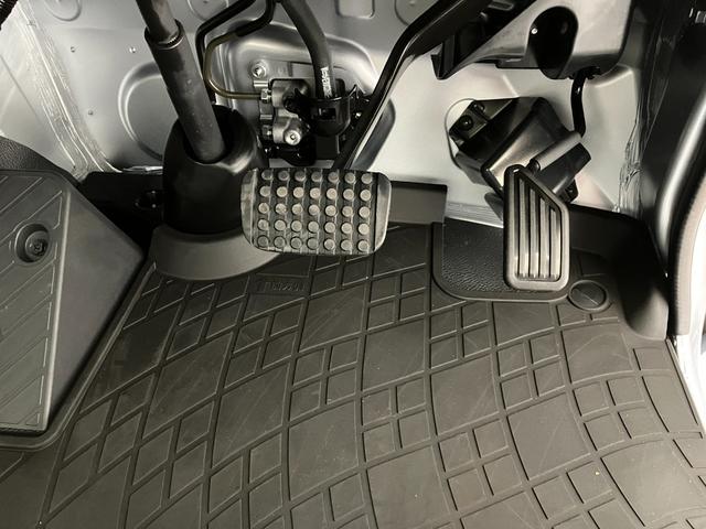 ハイゼットトラックスタンダード AM/FMラジオ/スマアシワンオーナー AM/FMラジオ スマアシ ハロゲンヘッドライト オートライト オートマチックハイビーム アイドリングストップ ゴムマット バイザー 取扱説明書 メンテナンスノート(香川県)の中古車