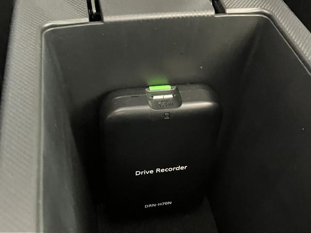 ロッキープレミアム　４ＷＤ／ターボ／ナビ／ＥＴＣ／ドラレコ４ＷＤ　ターボ　純正ナビ　純正ＥＴＣ　純正ドライブレコーダー　パノラマモニター　アダプティブクルーズコントロール　Ｂｌｕｅｔｏｏｔｈ接続　運転席・助手席シートヒーター　純正１７インチアルミホイール（香川県）の中古車