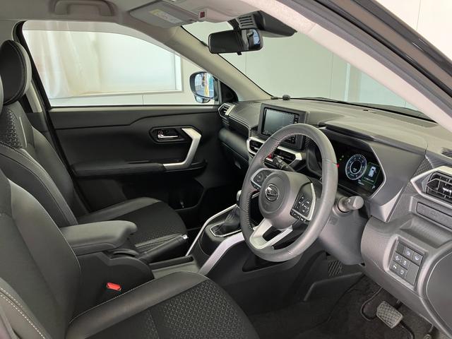 ロッキープレミアム　４ＷＤ／ターボ／ナビ／ＥＴＣ／ドラレコ４ＷＤ　ターボ　純正ナビ　純正ＥＴＣ　純正ドライブレコーダー　パノラマモニター　アダプティブクルーズコントロール　Ｂｌｕｅｔｏｏｔｈ接続　運転席・助手席シートヒーター　純正１７インチアルミホイール（香川県）の中古車