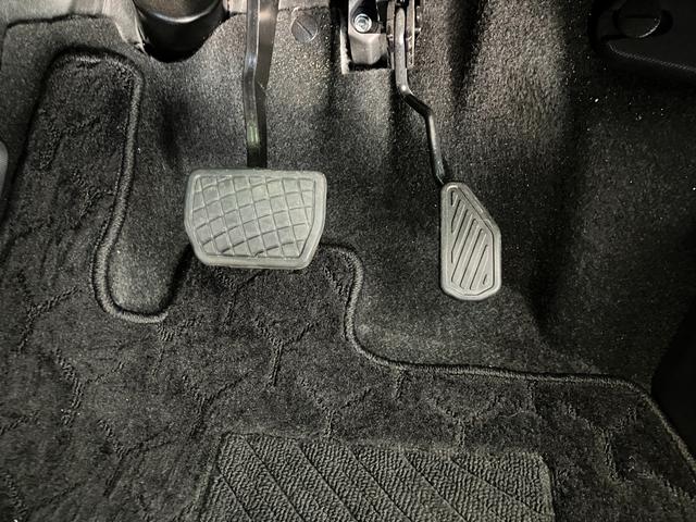 ロッキープレミアム　４ＷＤ／ターボ／ナビ／ＥＴＣ／ドラレコ４ＷＤ　ターボ　純正ナビ　純正ＥＴＣ　純正ドライブレコーダー　パノラマモニター　アダプティブクルーズコントロール　Ｂｌｕｅｔｏｏｔｈ接続　運転席・助手席シートヒーター　純正１７インチアルミホイール（香川県）の中古車