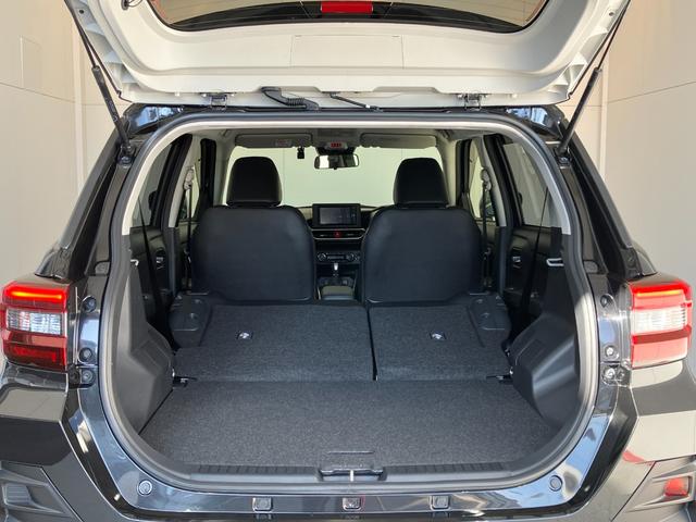 ロッキープレミアム　４ＷＤ／ターボ／ナビ／ＥＴＣ／ドラレコ４ＷＤ　ターボ　純正ナビ　純正ＥＴＣ　純正ドライブレコーダー　パノラマモニター　アダプティブクルーズコントロール　Ｂｌｕｅｔｏｏｔｈ接続　運転席・助手席シートヒーター　純正１７インチアルミホイール（香川県）の中古車