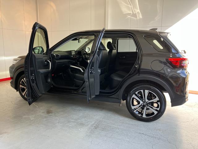 ロッキープレミアム　４ＷＤ／ターボ／ナビ／ＥＴＣ／ドラレコ４ＷＤ　ターボ　純正ナビ　純正ＥＴＣ　純正ドライブレコーダー　パノラマモニター　アダプティブクルーズコントロール　Ｂｌｕｅｔｏｏｔｈ接続　運転席・助手席シートヒーター　純正１７インチアルミホイール（香川県）の中古車