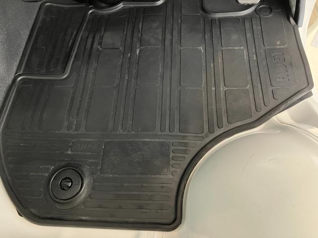 ハイゼットトラックスタンダード　ＭＴ／ＡＭ／ＦＭラジオワンオーナー　ＭＴ　スマアシ　アイドリングストップ　ＡＭ／ＦＭラジオ　ハロゲンヘッドライト　オートライト　オートマチックハイビーム　取扱説明書　メンテナンスノート（香川県）の中古車