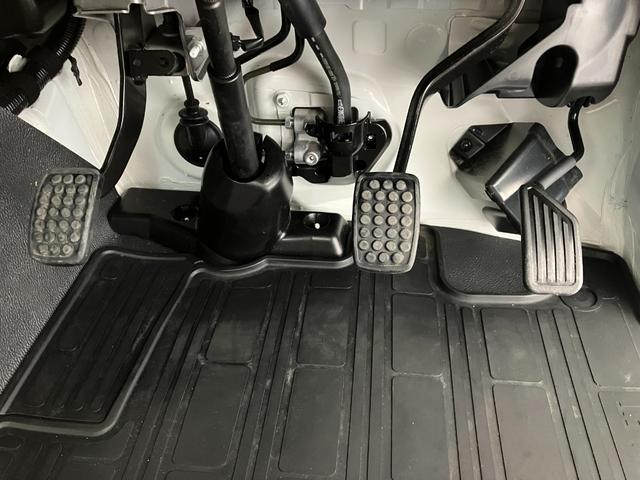 ハイゼットトラックスタンダード　ＭＴ／ＡＭ／ＦＭラジオワンオーナー　ＭＴ　スマアシ　アイドリングストップ　ＡＭ／ＦＭラジオ　ハロゲンヘッドライト　オートライト　オートマチックハイビーム　取扱説明書　メンテナンスノート（香川県）の中古車