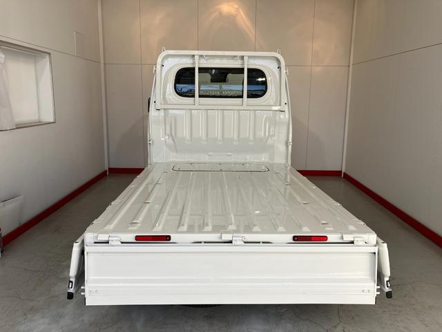 ハイゼットトラックスタンダード　ＭＴ／ＡＭ／ＦＭラジオワンオーナー　ＭＴ　スマアシ　アイドリングストップ　ＡＭ／ＦＭラジオ　ハロゲンヘッドライト　オートライト　オートマチックハイビーム　取扱説明書　メンテナンスノート（香川県）の中古車