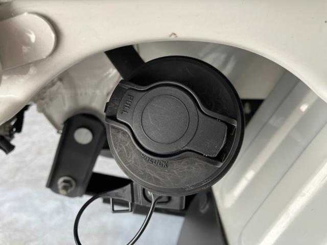 ハイゼットトラックスタンダード　ＭＴ／ＡＭ／ＦＭラジオワンオーナー　ＭＴ　スマアシ　アイドリングストップ　ＡＭ／ＦＭラジオ　ハロゲンヘッドライト　オートライト　オートマチックハイビーム　取扱説明書　メンテナンスノート（香川県）の中古車