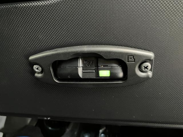 ロッキープレミアムＧ　ＨＥＶ　ナビ／ＥＴＣ／ドラレコ／アルミワンオーナー　純正ナビ　純正ＥＴＣ　純正ドライブレコーダー　パノラマモニター　アダプティブクルーズコントロール　Ｂｌｕｅｔｏｏｔｈ接続　運転席・助手席シートヒーター　電動パーキングブレーキ（香川県）の中古車