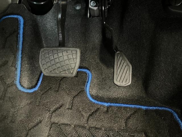 ロッキープレミアムＧ　ＨＥＶ　ナビ／ＥＴＣ／ドラレコ／アルミワンオーナー　純正ナビ　純正ＥＴＣ　純正ドライブレコーダー　パノラマモニター　アダプティブクルーズコントロール　Ｂｌｕｅｔｏｏｔｈ接続　運転席・助手席シートヒーター　電動パーキングブレーキ（香川県）の中古車