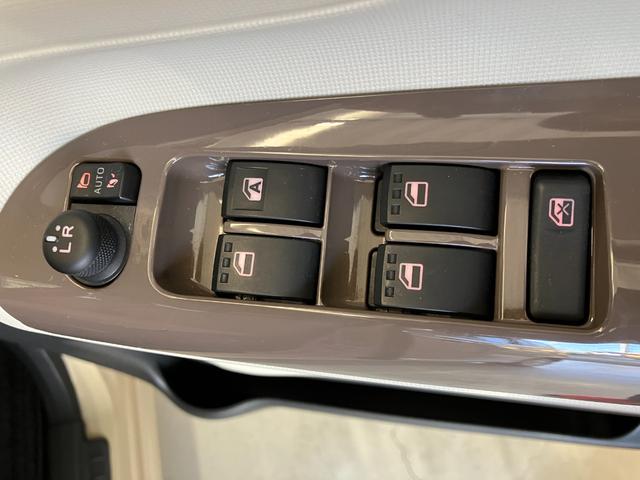 ムーヴキャンバスＧホワイトアクセントＶＳ　ＳＡIIIナビ／ＥＴＣワンオーナー　純正ナビ　純正ＥＴＣ　パノラマモニター　両側パワースライドドア　運転席シートヒーター　Ｂｌｕｅｔｏｏｔｈ接続　スマアシＩＩＩ　ＬＥＤヘッドランプ　電動格納ミラー　取扱説明書　スマートキー（香川県）の中古車