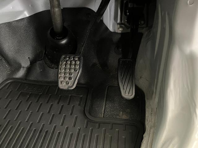 ハイゼットカーゴDX AM/FMラジオ/キーレスエントリーワンオーナー AM/FMラジオ スマアシ 両側スライドドア キーレスエントリー ハロゲンヘッドライト オートライト オートマチックハイビーム 取扱説明書 メンテナンスノート(香川県)の中古車