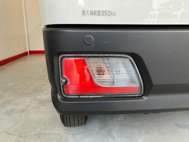 ハイゼットカーゴDX AM/FMラジオ/キーレスエントリーワンオーナー AM/FMラジオ スマアシ 両側スライドドア キーレスエントリー ハロゲンヘッドライト オートライト オートマチックハイビーム 取扱説明書 メンテナンスノート(香川県)の中古車