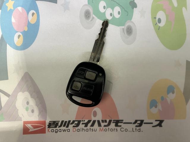 エッセＤ　ＣＤ／キーレスエントリーＣＤ　キーレスエントリー　ハロゲンヘッドライト　スペアタイヤ付き　ゴムマット　取扱説明書（香川県）の中古車