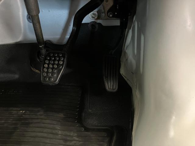 ハイゼットカーゴデラックスSAIII ナビ/ETC/ドラレコワンオーナー 純正ナビ 純正ETC 純正ドライブレコーダー スマアシIII Bluetooth接続 LEDヘッドランプ 両側スライドドア キーレスエントリー ルーフキャリア 取扱説明書(香川県)の中古車