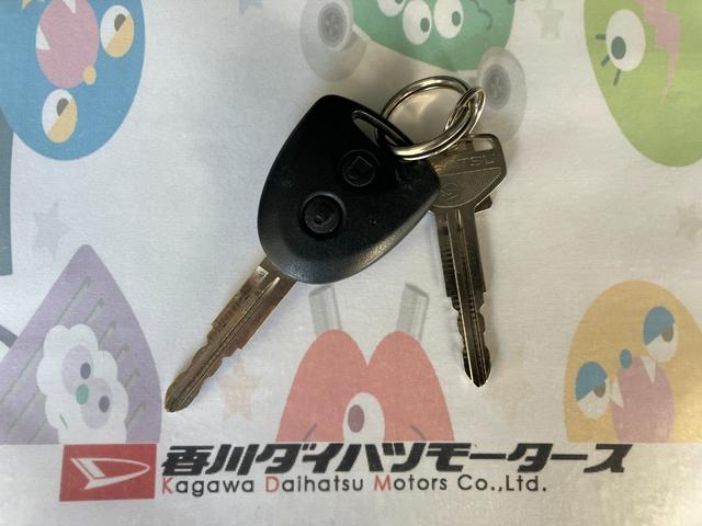 ハイゼットカーゴデラックスSAIII ナビ/ETC/ドラレコワンオーナー 純正ナビ 純正ETC 純正ドライブレコーダー スマアシIII Bluetooth接続 LEDヘッドランプ 両側スライドドア キーレスエントリー ルーフキャリア 取扱説明書(香川県)の中古車