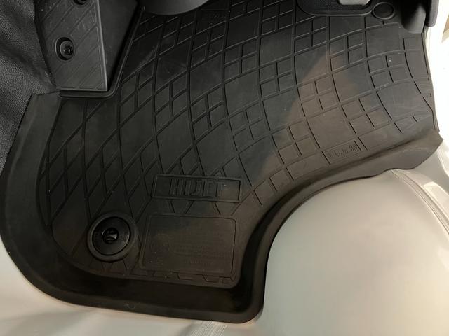 ハイゼットトラックスタンダード　ＡＭ／ＦＭラジオ／スマアシワンオーナー　ＡＭ／ＦＭラジオ　ハロゲンヘッドライト　オートライト　オートマチックハイビーム　スマアシ　取扱説明書　メンテナンスノート（香川県）の中古車