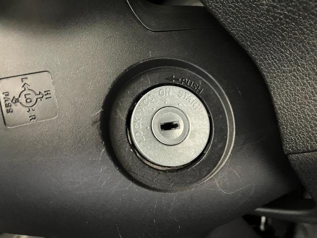 ハイゼットカーゴDX AM/FMラジオ/キーレスエントリーワンオーナー AM/FMラジオ ハロゲンヘッドライト キーレスエントリー スマアシ 両側スライドドア 取扱説明書 メンテナンスノート(香川県)の中古車