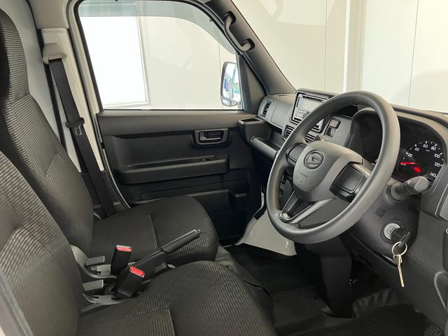 ハイゼットカーゴＤＸ　ＣＤチューナー／Ｂｌｕｅｔｏｏｔｈ接続ワンオーナー　純正ＣＤチューナー　Ｂｌｕｅｔｏｏｔｈ接続　両側スライドドア　スマアシ　ハロゲンヘッドライト　オートライト　オートマチックハイビーム　リアガラス５面フィルム貼り　キーレスエントリー（香川県）の中古車