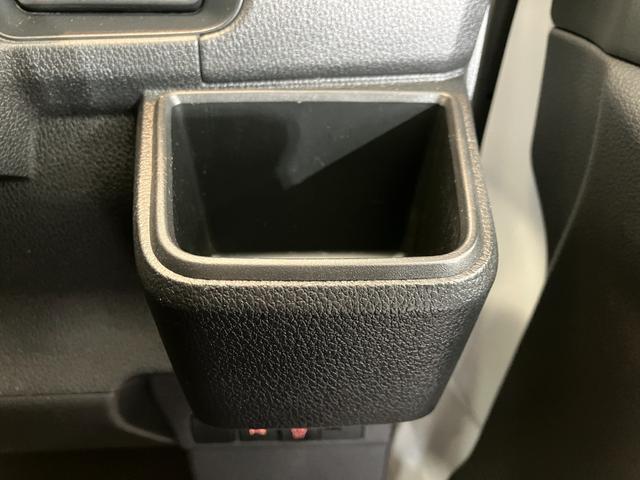 ハイゼットカーゴＤＸ　ＣＤチューナー／Ｂｌｕｅｔｏｏｔｈ接続ワンオーナー　純正ＣＤチューナー　Ｂｌｕｅｔｏｏｔｈ接続　両側スライドドア　スマアシ　ハロゲンヘッドライト　オートライト　オートマチックハイビーム　リアガラス５面フィルム貼り　キーレスエントリー（香川県）の中古車