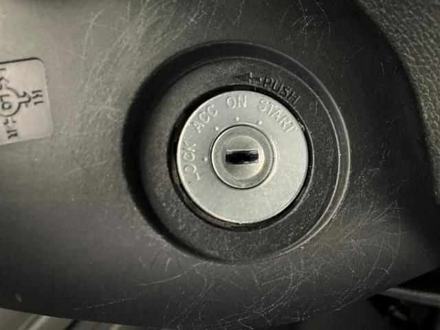 ハイゼットカーゴＤＸ　ＣＤチューナー／Ｂｌｕｅｔｏｏｔｈ接続ワンオーナー　純正ＣＤチューナー　Ｂｌｕｅｔｏｏｔｈ接続　両側スライドドア　スマアシ　ハロゲンヘッドライト　オートライト　オートマチックハイビーム　リアガラス５面フィルム貼り　キーレスエントリー（香川県）の中古車