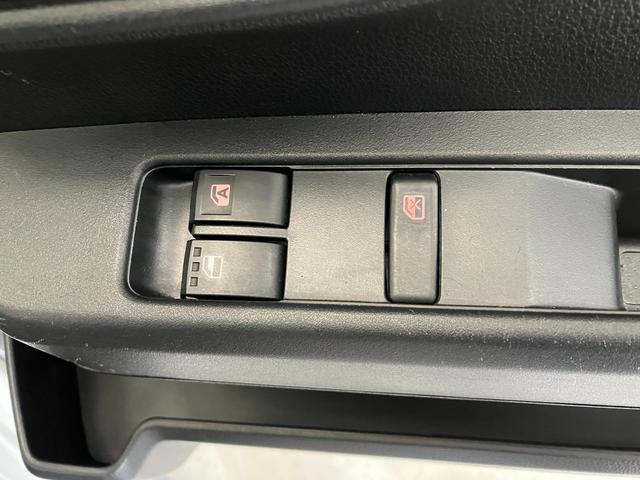 ハイゼットカーゴＤＸ　ＣＤチューナー／Ｂｌｕｅｔｏｏｔｈ接続ワンオーナー　純正ＣＤチューナー　Ｂｌｕｅｔｏｏｔｈ接続　両側スライドドア　スマアシ　ハロゲンヘッドライト　オートライト　オートマチックハイビーム　リアガラス５面フィルム貼り　キーレスエントリー（香川県）の中古車