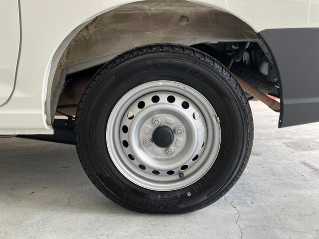 ハイゼットカーゴＤＸ　ＣＤチューナー／Ｂｌｕｅｔｏｏｔｈ接続ワンオーナー　純正ＣＤチューナー　Ｂｌｕｅｔｏｏｔｈ接続　両側スライドドア　スマアシ　ハロゲンヘッドライト　オートライト　オートマチックハイビーム　リアガラス５面フィルム貼り　キーレスエントリー（香川県）の中古車