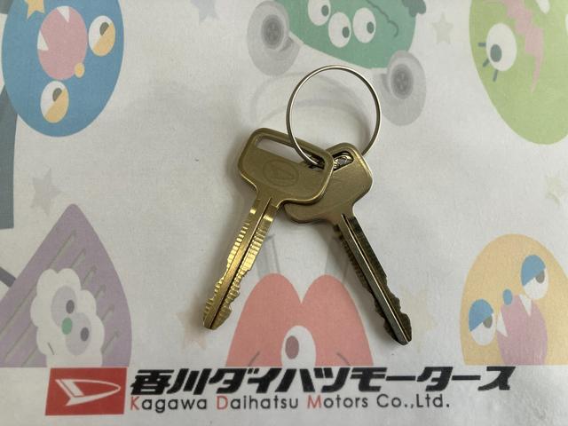 ハイゼットトラックスタンダード　ＡＭ／ＦＭラジオワンオーナー　ＡＭ／ＦＭラジオ　スマアシ　ハロゲンヘッドライト　オートライト　オートマチックハイビーム　取扱説明書　メンテナンスノート（香川県）の中古車