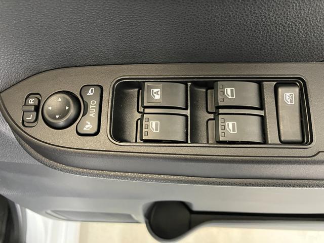 タントカスタムＸ　オーディオレス／アルミワンオーナー　オーディオレス　バックモニター対応カメラ　両側パワースライドドア　電動パーキングブレーキ　オートブレーキホールド　ＬＥＤヘッドランプ　運転席・助手席シートヒーター　ＵＳＢ入力端子（香川県）の中古車