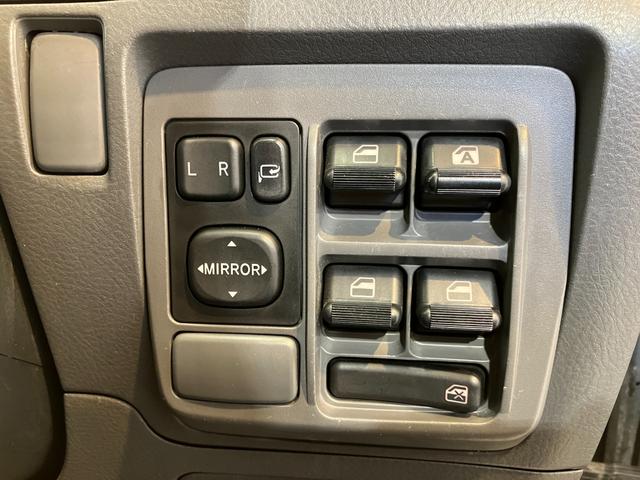 ミラLリミテッド CD/キーレスエントリーワンオーナー CD ハロゲンヘッドライト ポータブルナビ キーレスエントリー 電格ドアミラー メンテナンスノート(香川県)の中古車