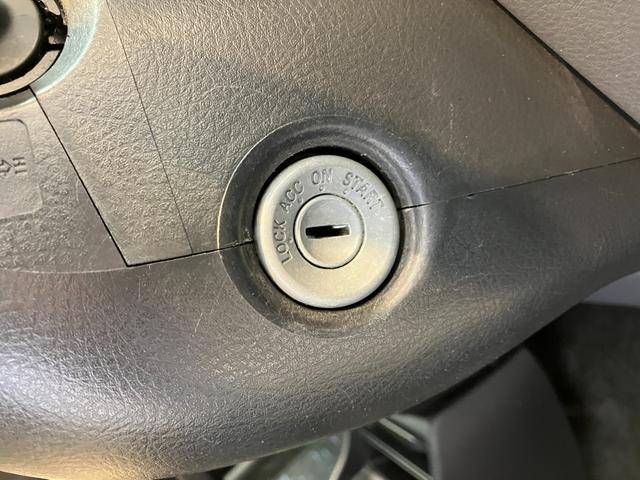 ミラLリミテッド CD/キーレスエントリーワンオーナー CD ハロゲンヘッドライト ポータブルナビ キーレスエントリー 電格ドアミラー メンテナンスノート(香川県)の中古車